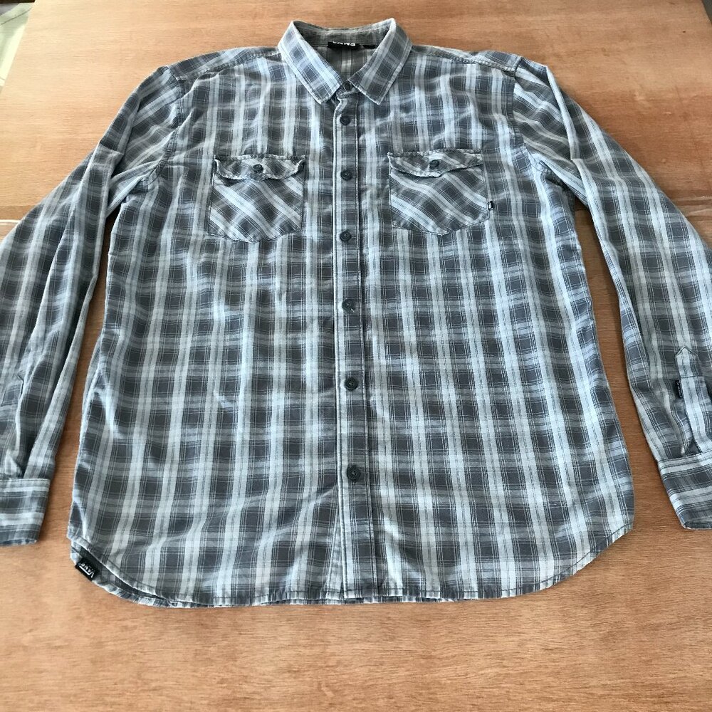 Vans Shirt Men XL Gray Plaid Button Up Pockets Long Sleeve Collared Skater 18914